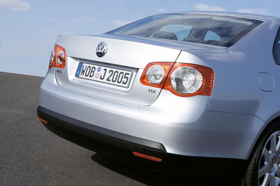  Volkswagen Jetta 2005 года  (фото 3 из 131)